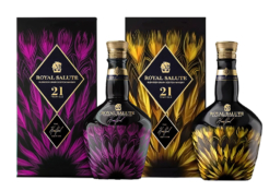 Chivas Regal Royal Salute 21 Years Old Fashion Collection by Harris Reed (set van 2)